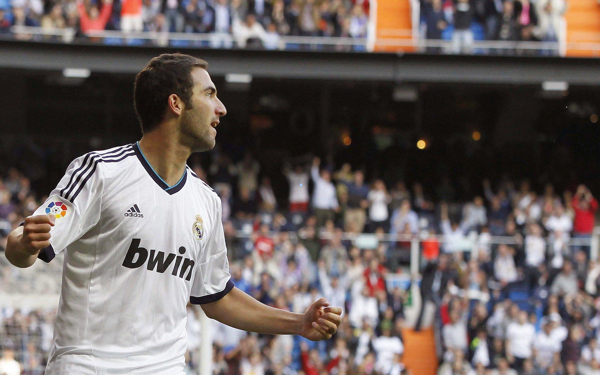 小库里首秀空砍关键三分，残阵勇士力战不敌青年军雷霆